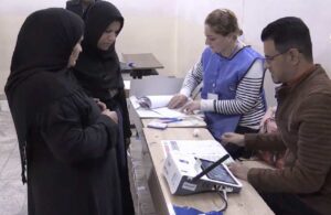 Iraklılar 10 yılın ardından yerel seçim için sandık başında