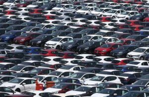 İkinci el otomobil piyasasında satışlar durdu: İşte 200 bin TL’nin altına düşen araçlar