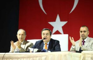 Abdül Batur, İzmir Büyükşehir Belediye Başkanlığı için aday adaylığını açıkladı