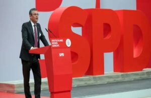 Özgür Özel’den SPD kongresinde Almanca AB mesajı