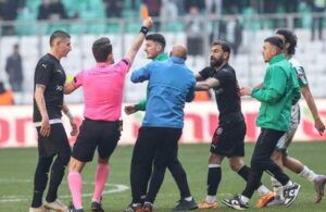 Bursaspor – Diyarbekirspor maçında saha karıştı: 6 futbolcuya kırmızı kart! 1 gözaltı