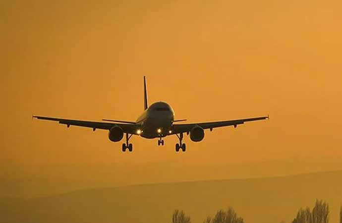 Hava yolu şirketleri uçuşları teker teker iptal ediyor