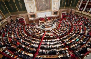 Gözler senatoda! Fransa parlamentosu kürtaj yasasını kabul etti