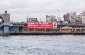 TKP’den Galata Köprüsü’ne hilafet pankartı: Filistin halkının arkasına saklanmayın