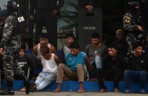 Ekvador’da çetelere karşı silahlı çatışmada yüzlerce tutuklama