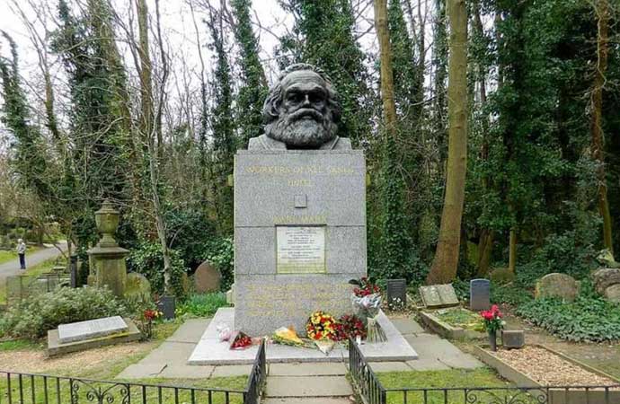 Karl Marx’ın mezarının yanına yeni mezarlar yapılıyor! İşte bedeli