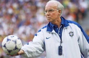 Futbolcu ve teknik direktör olarak Dünya Kupası’nı kazanan ilk isim hayatını kaybetti
