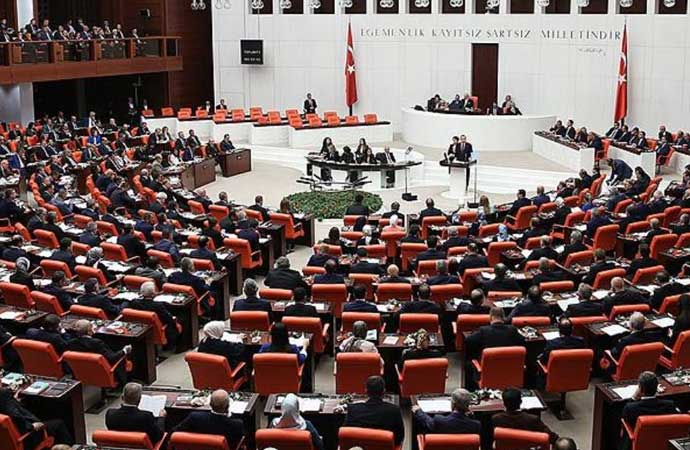 Dört CHP’linin vekilliği düşürüldü, Meclis’te sandalye dağılımı değişti