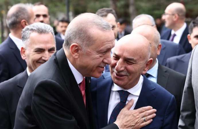 AKP’li Turgut Altınok’un ‘diploma’ tartışması! Berna Laçin “Dikkatimi çekti” diyerek paylaştı