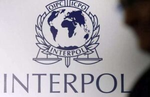 Interpol’ün kırmızı bültenle aradığı 2 Türk vatandaşı yakalandı