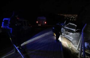 Antalya’da feci kaza! Şarampole devrilen araçta can verdiler