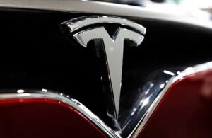 Tesla 200 bin aracını geri çağırdı