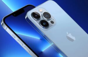 Apple en az iki adet katlanabilir iPhone prototipi üretmeyi başardı