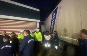 İzmir’de feci kaza! Servis minibüsüyle tır çarpıştı: 3 ölü, 11 yaralı