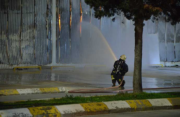 Antalya’da tersanede yangın!