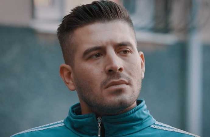 Azer Bülbül'ün hayatı film oluyor. 2012'de hayatını kaybeden Azer Bülbül'ü Adana 01 dizisinde ünlenen Cihangir Ceyhan canlandıracak.