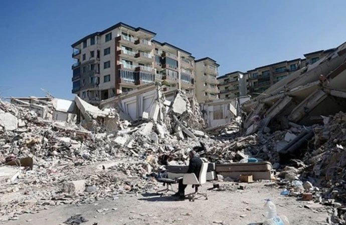 Depremde 12 kişiye mezar olan Emek Apartmanı’nın inşaat mühendisi tutuklandı