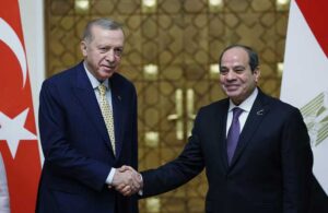 Erdoğan ‘katil’ dediği Sisi ile gülerek poz verdi