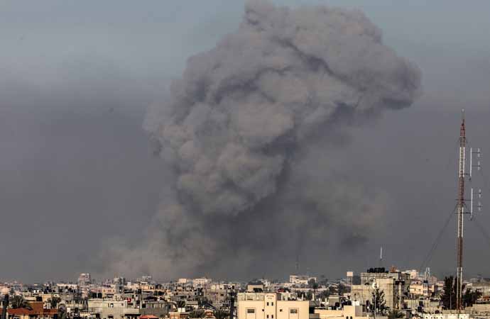 Gazze’de hayatını kaybedenlerin sayısı 29 bin 692’ye yükseldi