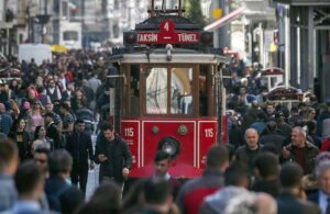 Araştırma: Türkiye depremin yıl dönümünde dahi geçim derdini konuştu