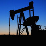OPEC+ petrol üretim kesintisini 1 yıl daha uzattı