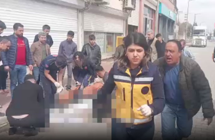 Mardin’de balkon faciası! Görme engelli kızını kurtarmaya çalışan anne, kucağındaki oğluyla düşüp hayatını kaybetti