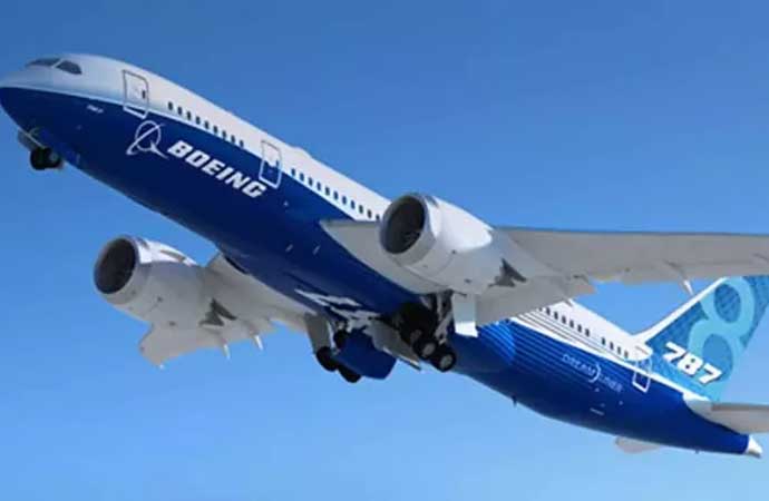 Eski çalışanı ölü bulunan Boeing’de skandallar bitmiyor: Uçak acil iniş yaptı