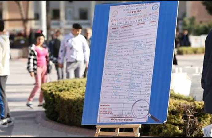 CHP’li belediye başkan adayı fahiş su faturalarından sergi yaptı!