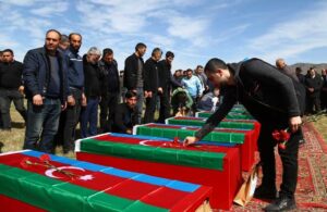 Hocalı Katliamı’nda hayatını kaybeden 7 kişi 32 yıl sonra defnedildi