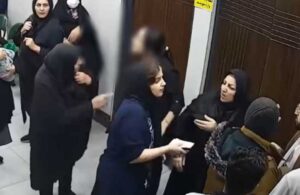 İran’da kadın dayanışması! Başörtüsü takmayan kadının fotoğrafını çeken molla tepki görünce cübbeyi bırakıp kaçtı
