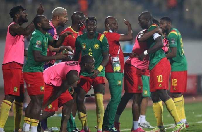 Futbol yaş sahtekarlığı, Kamerun, men cezası, futbol