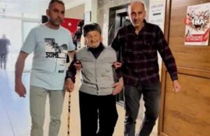 91 yaşındaki seçmen iki kişinin kolundan tutarak oy kullandı