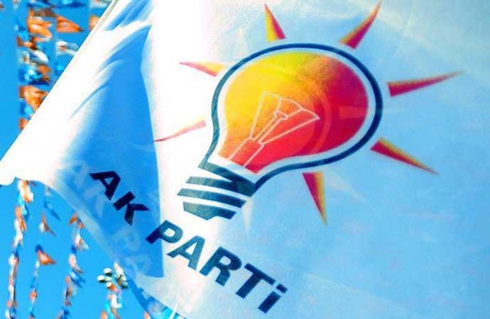 AKP’li iki belediye meclis üyesi istifa etti