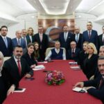 MHP’nin hedef aldığı Abdulkadir Selvi’den ‘Erdoğan’lı poz
