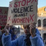 Avrupa Parlamentosu kadına yönelik şiddetle ilgili ilk yasayı onayladı