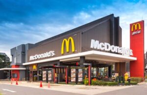 McDonald’s İsrail’deki restoranlarını satın alıyor