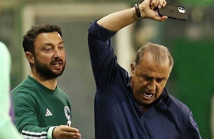 Panathinaikos yenildi Fatih Terim yuhalandı