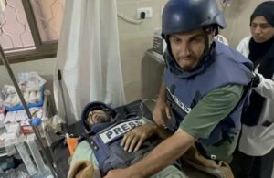 İsrail ordusu mülteci kampını vurdu: TRT Arapça kameramanı yaralandı