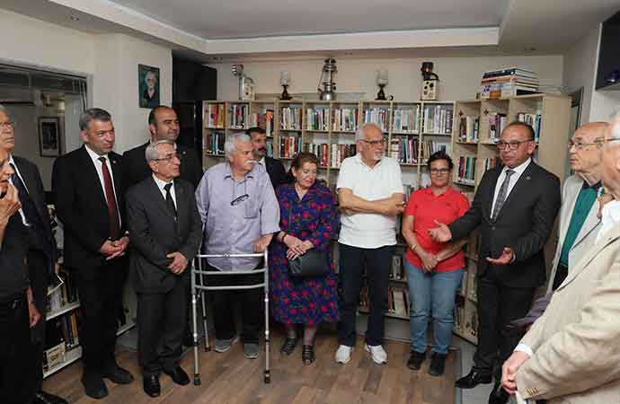 Turgutlu Belediyesi Atatürk Kültür Merkezi’nde Vali Refik Arslan Öztürk-Rasime Şeyhoğlu Kütüphanesi ve Aydınlanma Evi açıldı