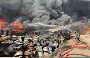 Ankara’da sanayi sitesinde yangın! İki otomobil yandı