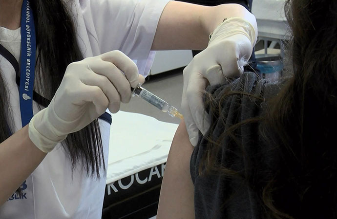 İBB’nin ücretsiz HPV aşısı uygulaması başladı