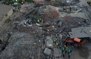Güney Afrika’da bina çöktü! Faciada ölenlerin sayısı 32’ye yükseldi