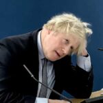 Oy vermeye giden eski İngiltere Başbakanı Boris Johnson kimliğini unuttu