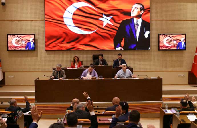 AKP’den CHP’ye geçen belediyede Ensar ve TÜGVA’yla protokoller iptal edildi