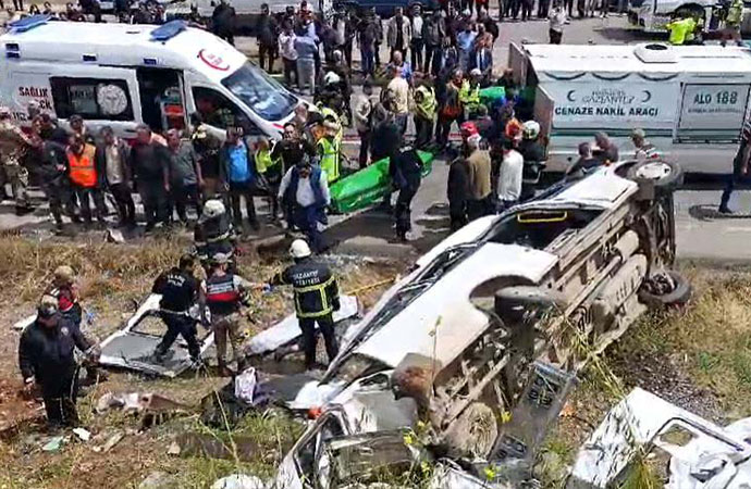 Dokuz kişinin hayatını kaybettiği kazada beton mikseri şoförü tutuklandı