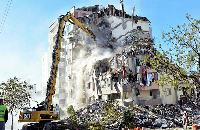 Depremde 11 kişi hayatını kaybetmişti! Yılmaz Erbek Apartmanı davasında karar Yargıtay’da