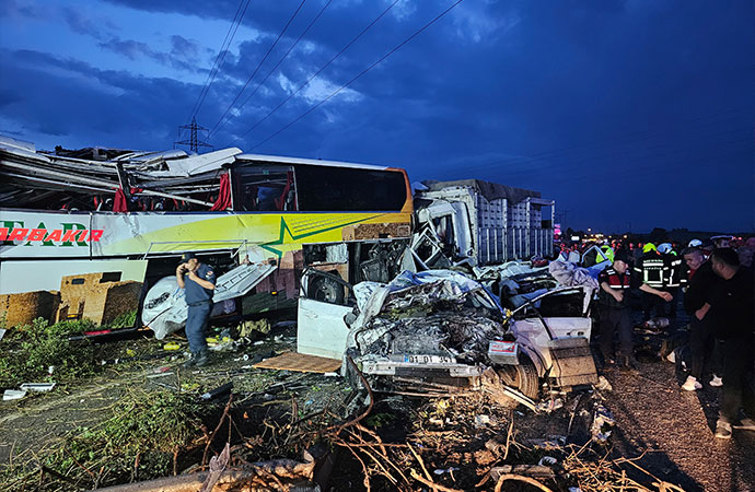 Mersin’deki kazada hayatını kaybeden 10 kişinin kimlikleri belli oldu