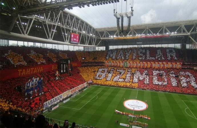 Galatasaray, Fenerbahçe, koreografi, mayıslar bizimdir