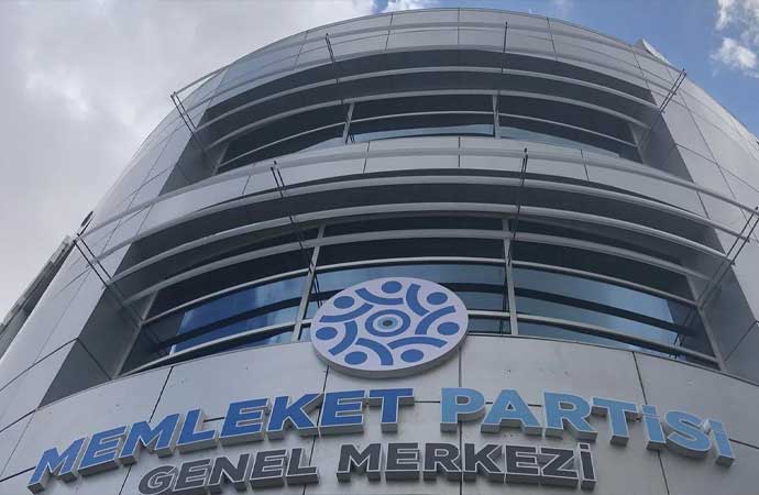 Genel merkezinin kapısına kilit vuran Memleket Partisi’nden açıklama