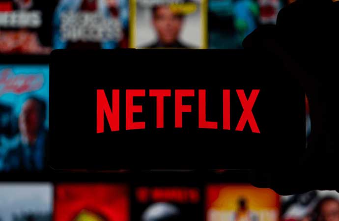Netflix, Netflix Türkiye,Pelin Diştaş, Özge Bağdatlıoğlu 